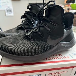 Wmns Free TR 8 Flock 'Black Thunder Grey'
Nike Preowned Size 10